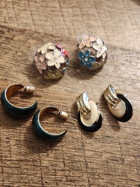 Vintage Floral Enamel Studs and Mixed Enamel Hoop Earring Set - Multicolor
